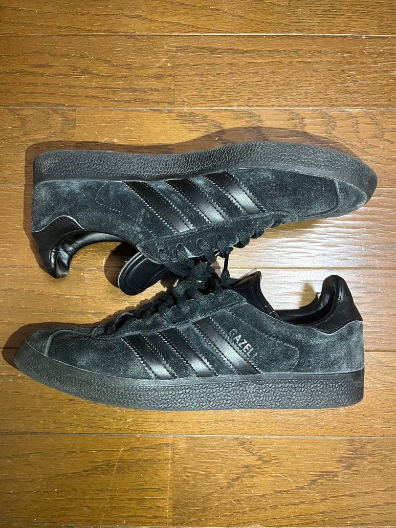 adidas Gazelle トリプルブラック スニーカー