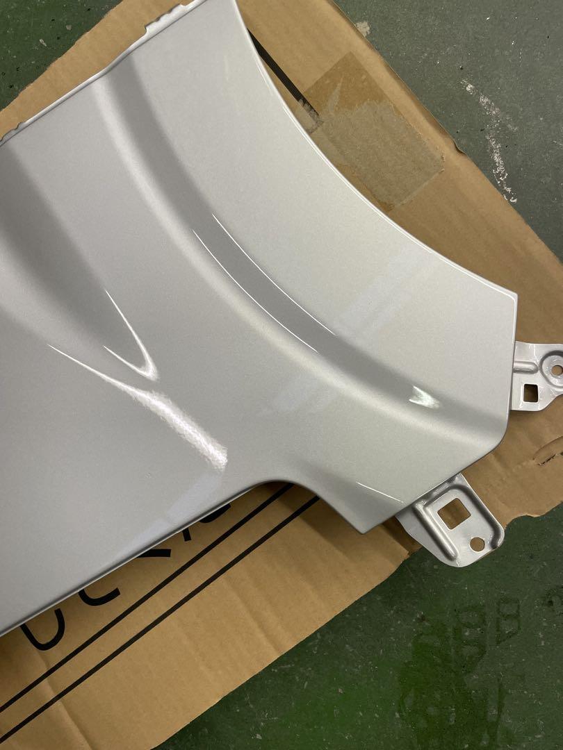 エブリィ　クリッパー17v 17w左フロントフェンダー　シルバーZ2S