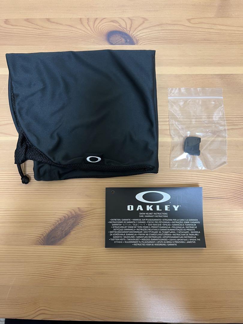 【美品】OAKLEY（オークリー）　ヘルメット　スキー　スノーボード