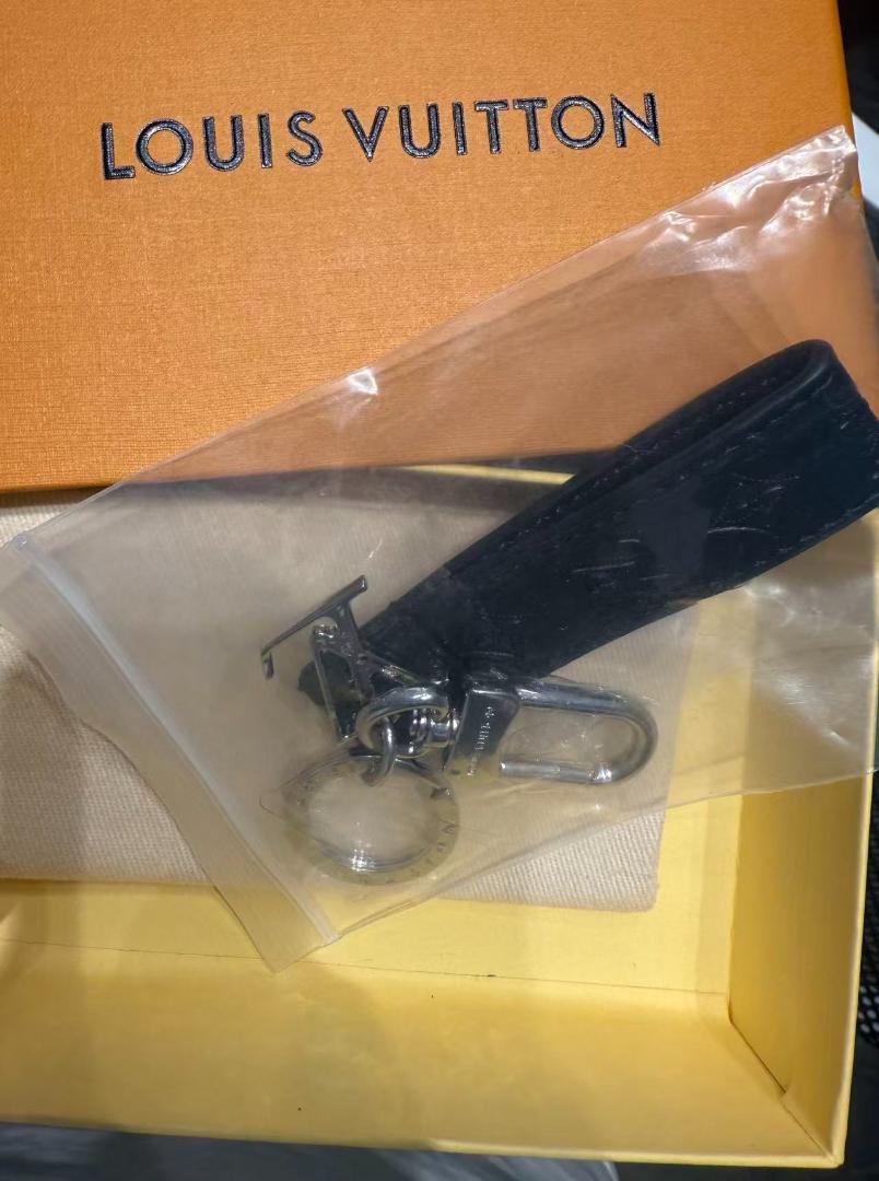 【即日発送】Louis Vuitton ブラックレザー キーホルダー LOUIS VUITTON ブラックレザー キーホルダー - メルカリ