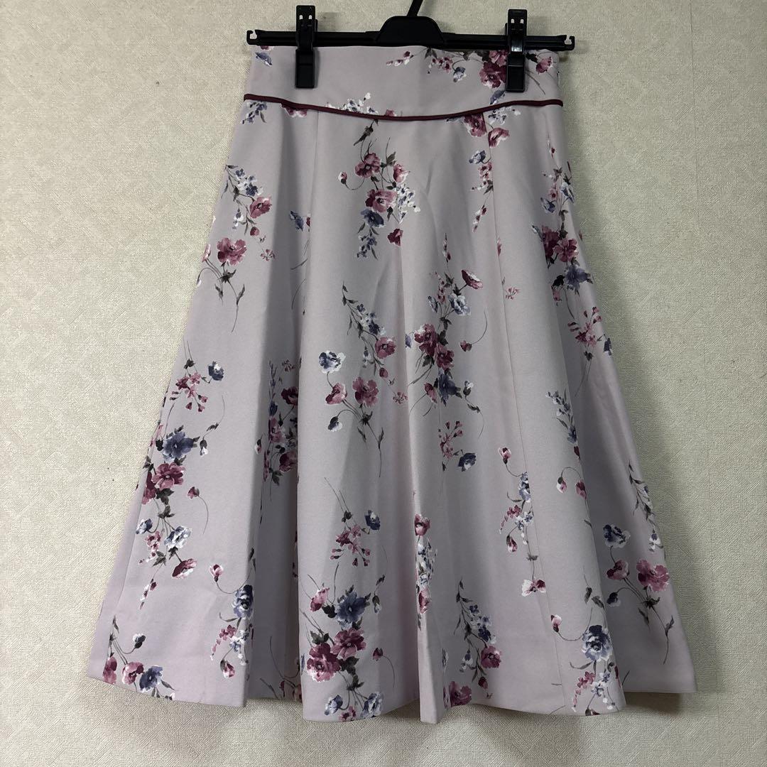 ｛ミッシュマッシュ｝花柄フレアスカート 薄ピンク