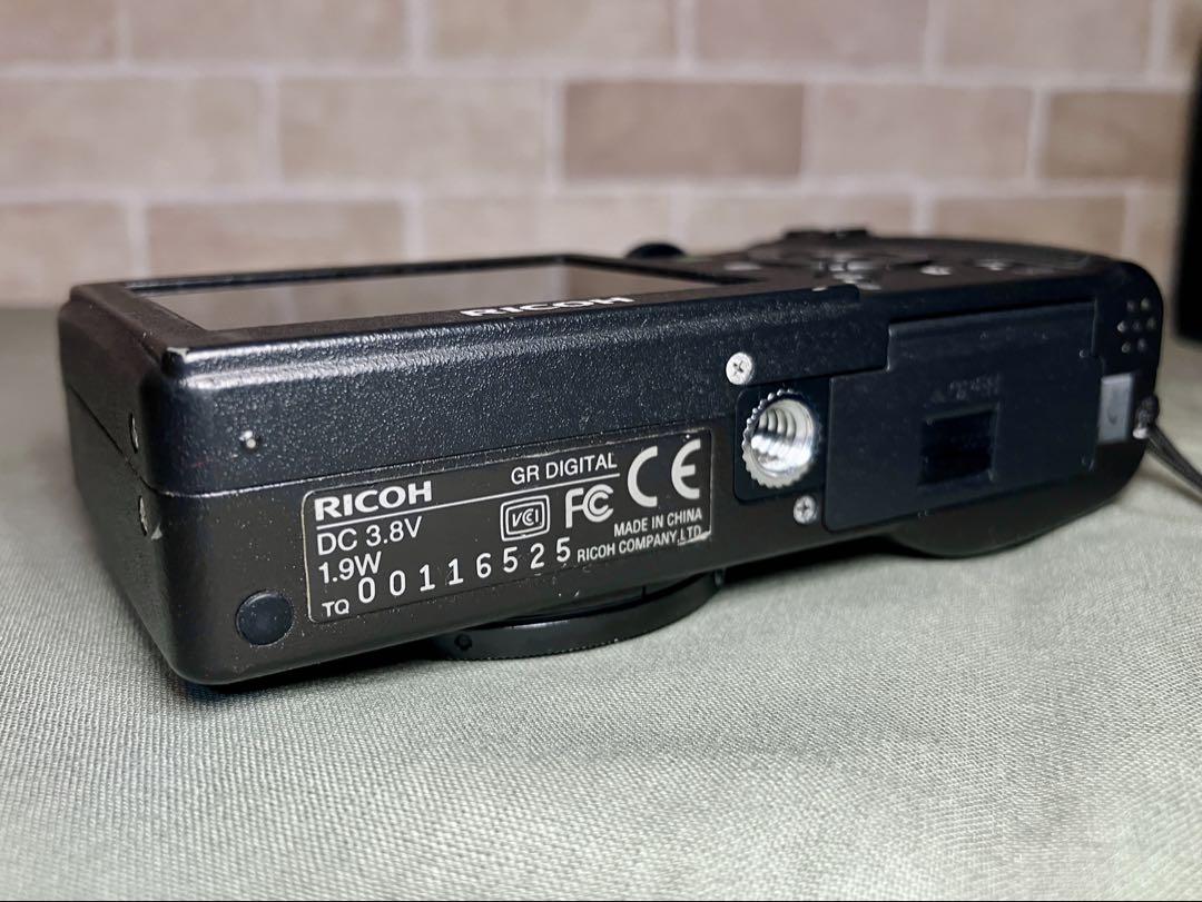 あ*n様 RICOH GR DIGITAL 使用感多め（概ね動作） あ*n様 RICOH GR DIGITAL 使用感多め（概ね動作）