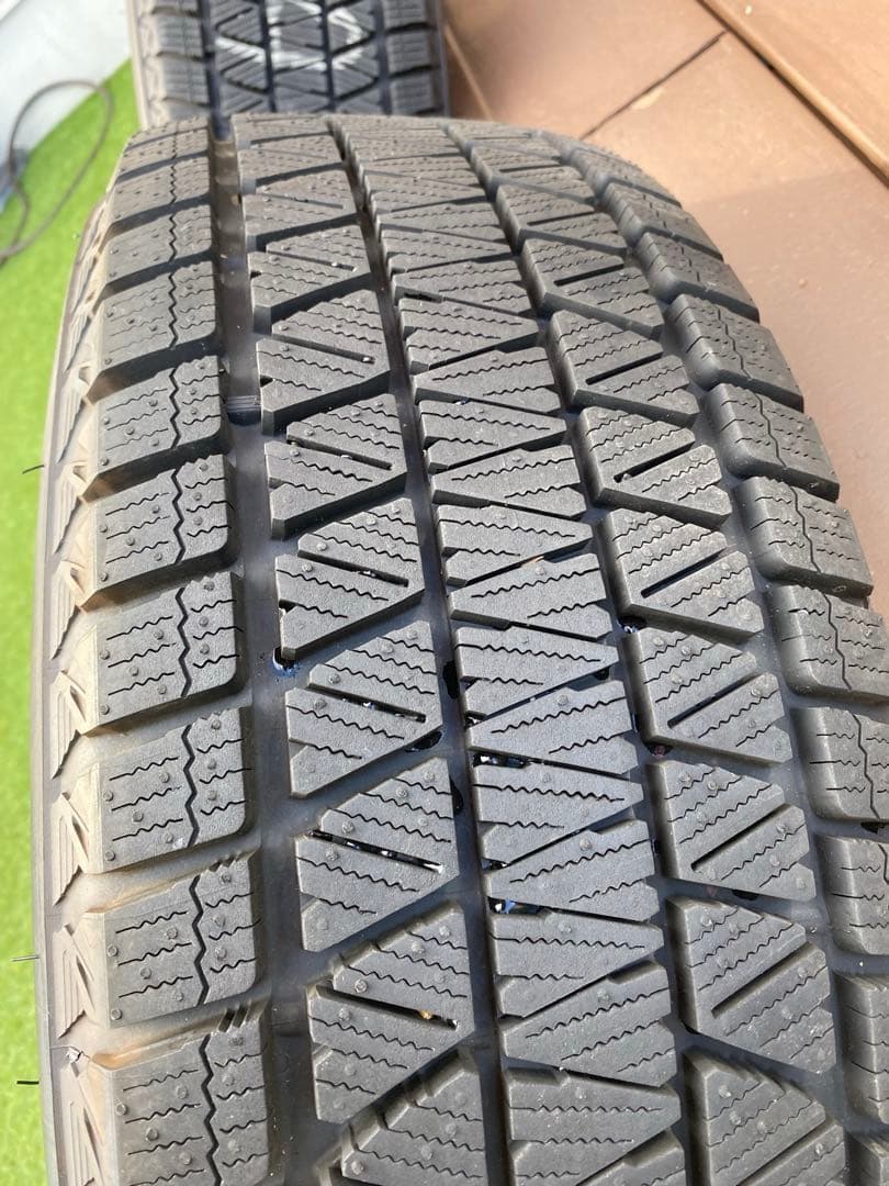 MIDシュナイダー17インチとブリザックDM -V3 美品 MIDシュナイダー17インチとブリザックDM -V3 美品