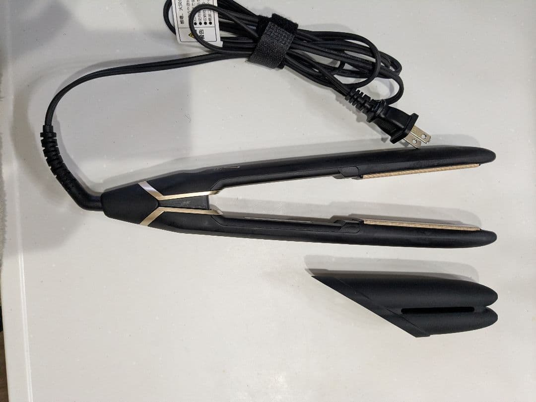 KINUJO ストレートヘアアイロン デジタル表示 ほぼ新品 KINUJO ストレートヘアアイロン デジタル表示 ほぼ新品