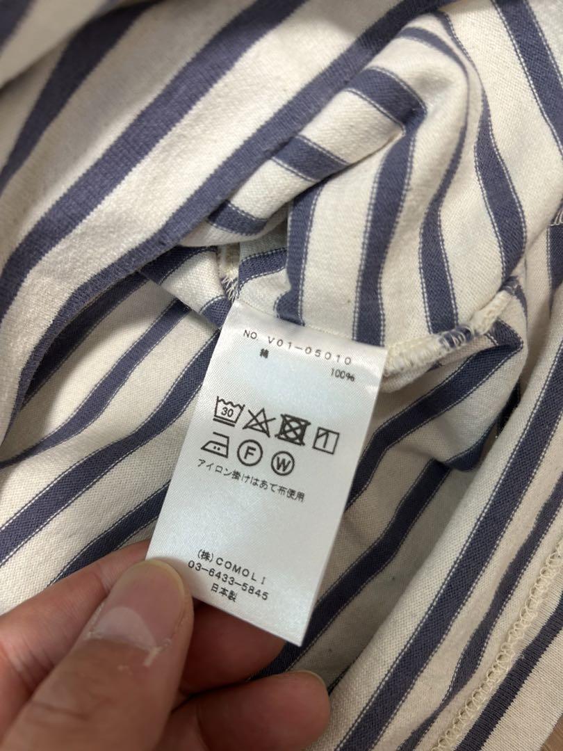 COMOLI ボーダーボートネックTシャツ