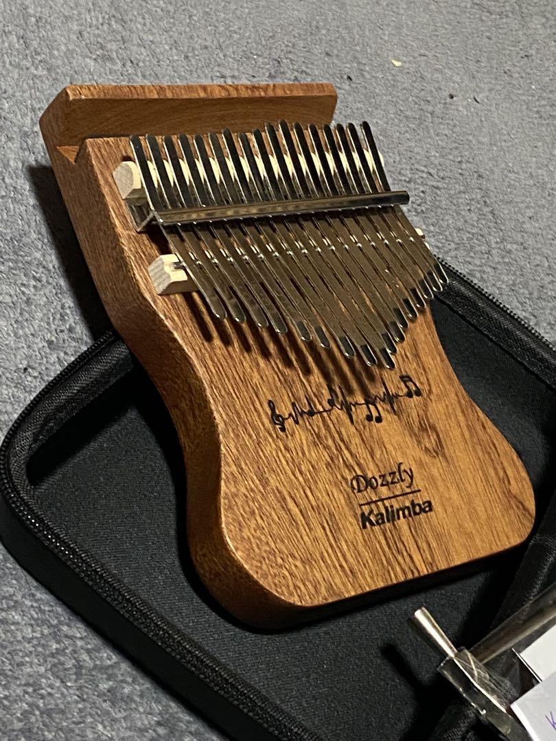 1882 ○ DOZZLY カリンバサブピアノポータブル　17キー　フルセット