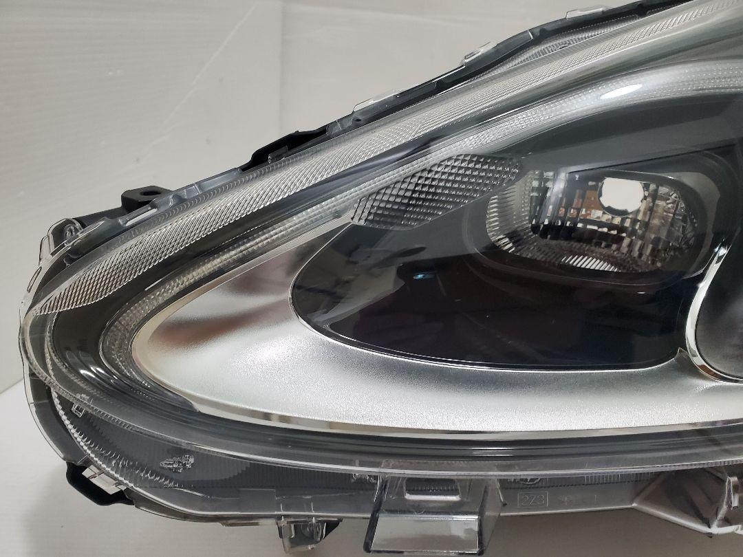 シエンタNCP170系 左ヘッドライ LED ICHIKOH 52-317 後期