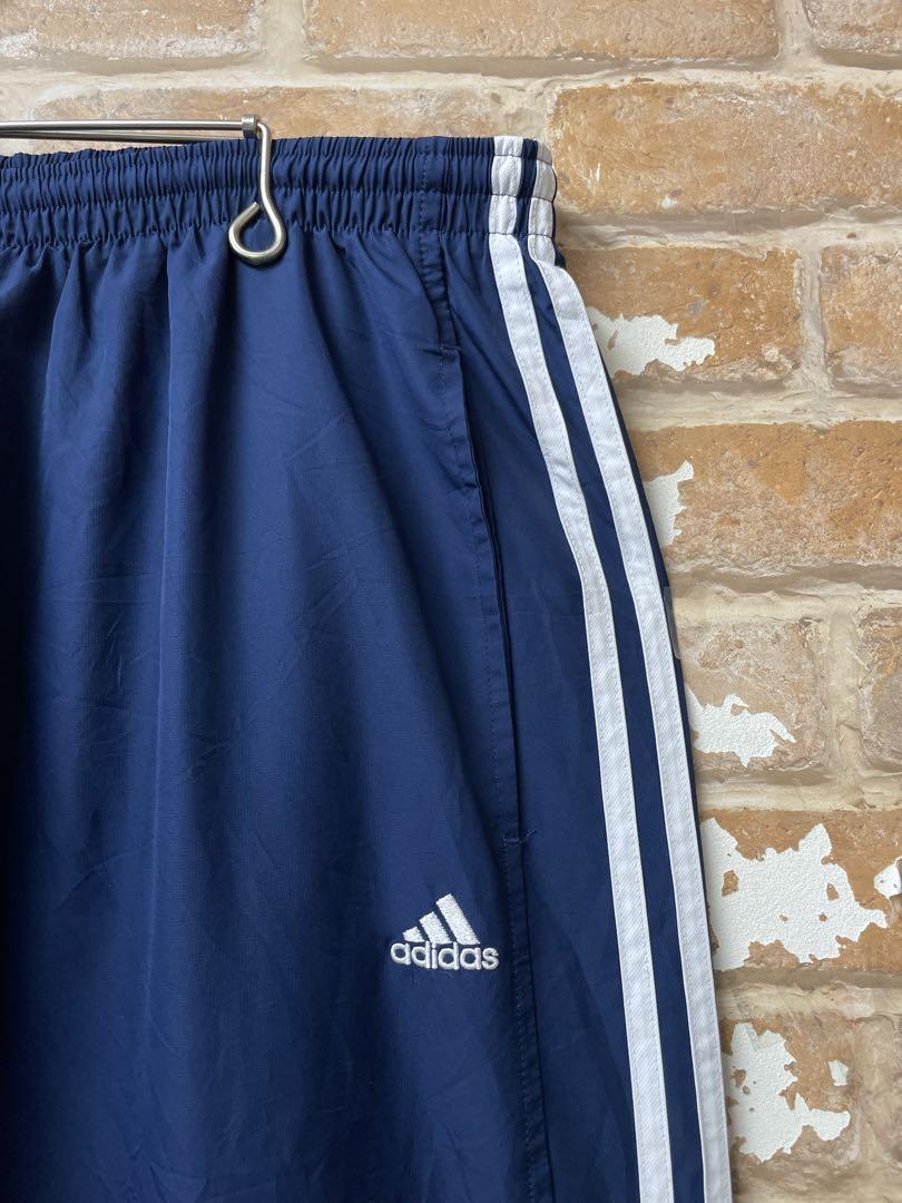 adidas アディダス　ナイロンパンツ　オーバーサイズ　ネイビー　刺繍