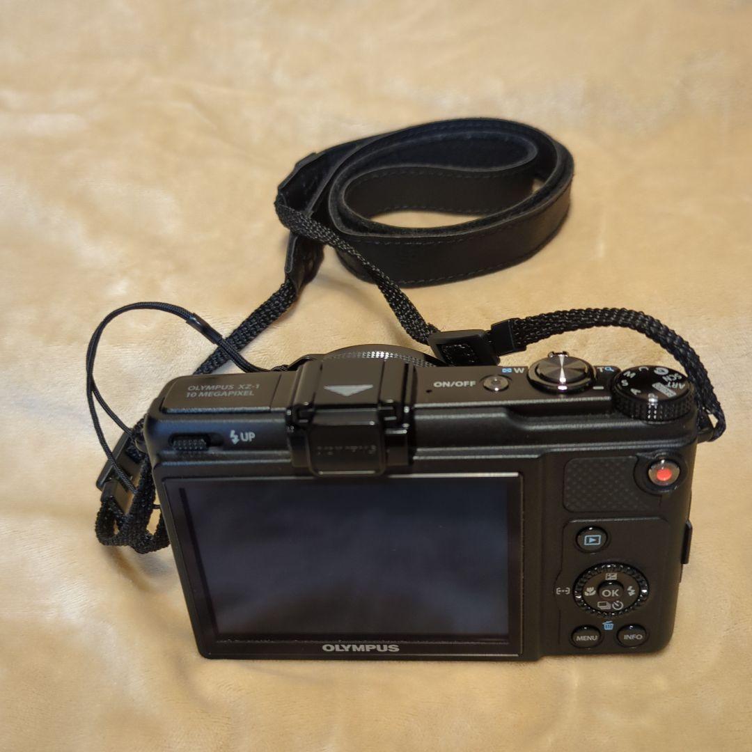 [美品] オリンパス xz−1 デジタルカメラ　専用レザーケース付き