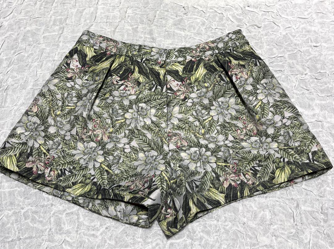 贅沢品 SWASHスワッシュロンドンレディース総柄ショートパンツS パンツ
