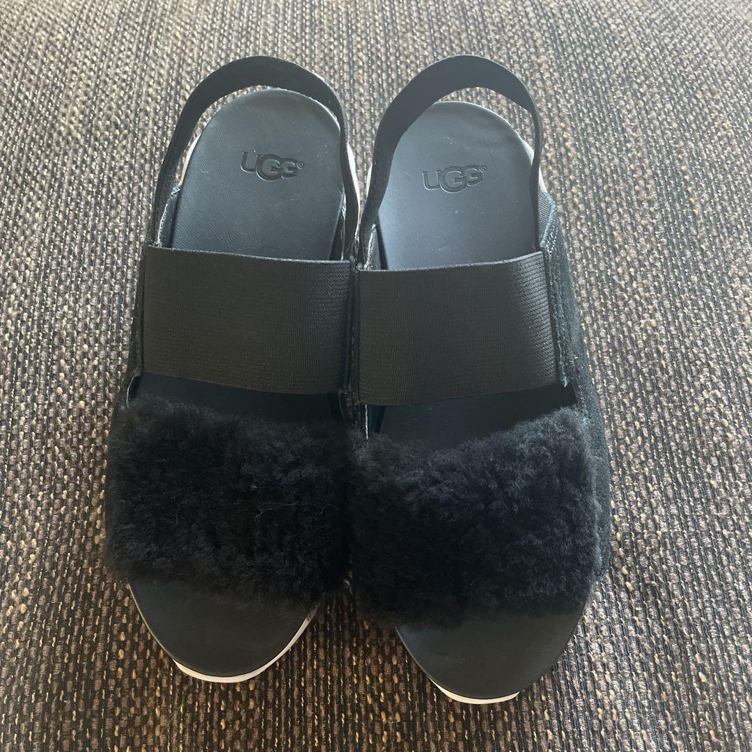 【値下げ】 UGG ブラックファースライドサンダル - メルカリ 靴