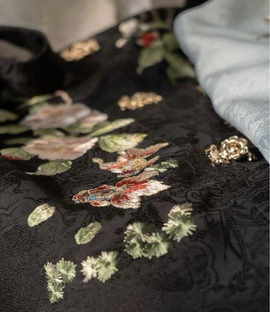 金玉携茶 椿花刺繍吊帶主腰 赤黒色キャミソール 中国伝統衣装 宋