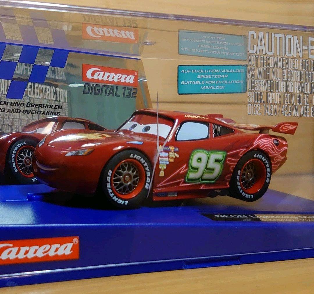 カレラデジタル132カーズMcQueenスロットカーNEONLightning