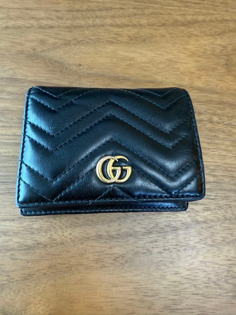 GUCCI キルティング 二つ折り財布