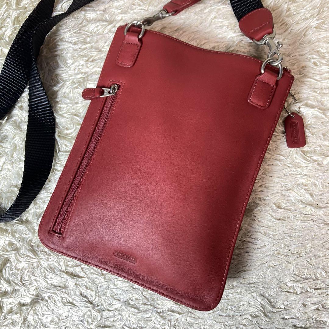 美品 COACH ショルダーバッグ サコッシュ 斜めがけ レザー 赤