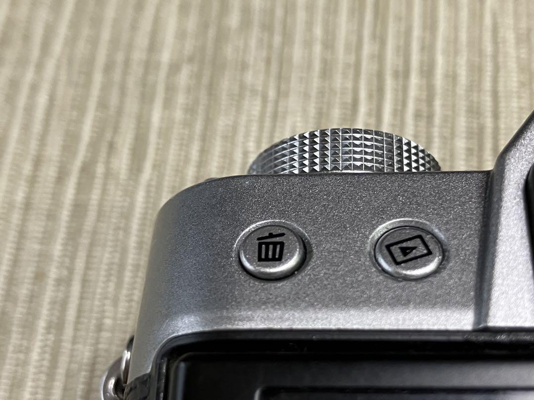 【ジャンク品】FUJIFILM X-T10 シルバーレンジファインダーカメラ