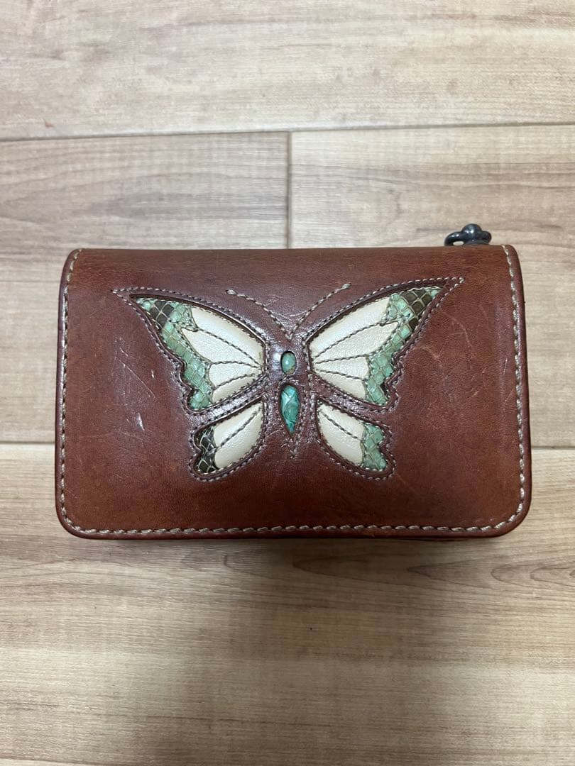 FUNNY製　蝶の刺繍 レザー コンパクト財布