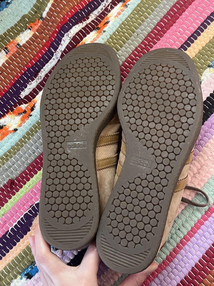 靴 adidas tabaco