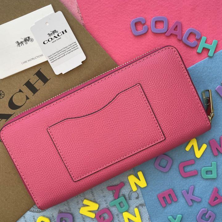 大切な COACH☆コーチ 二つ折り財布 シンプル 薄ピンク - 折り財布 ...