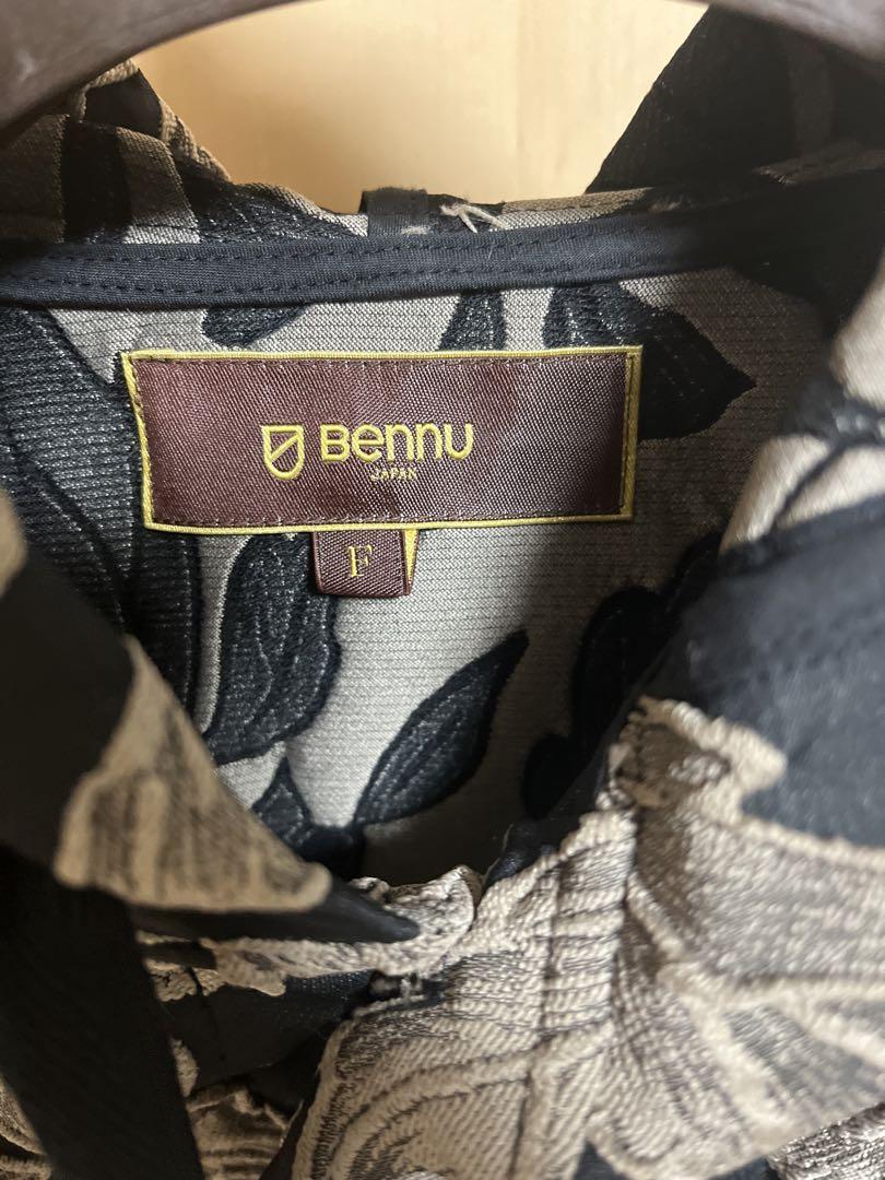 Bennu　3D Flower Jacquard Hooded Shirts