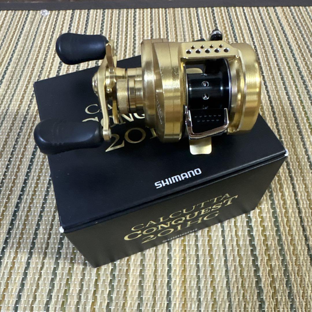 値下げ！　15 カルカッタコンクエスト　201HG シマノ(SHIMANO) 15カルカッタ コンクエスト 201HG(左) ○完売し