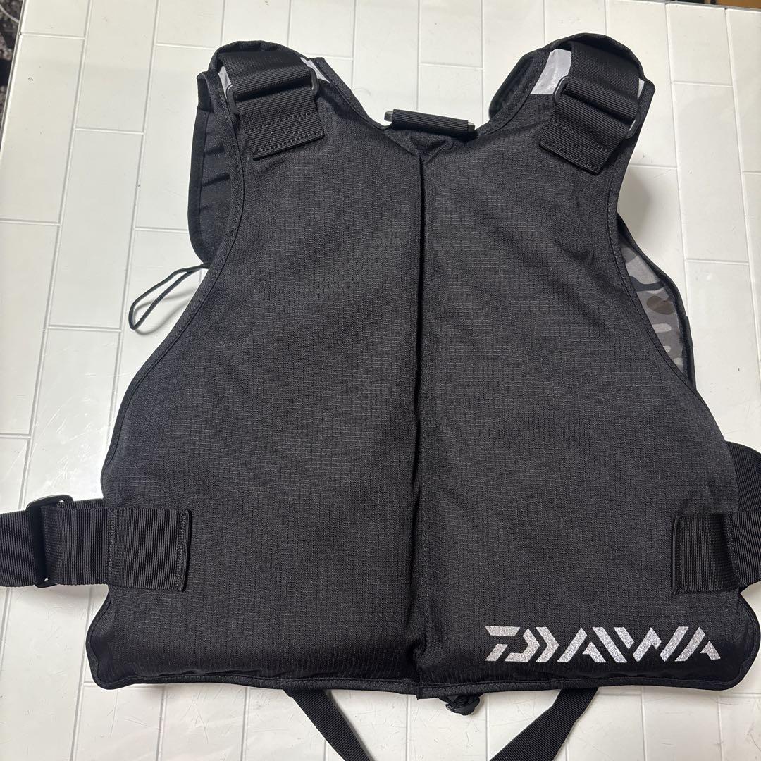 美品　DAIWA ダイワ フローティングベスト DF6406