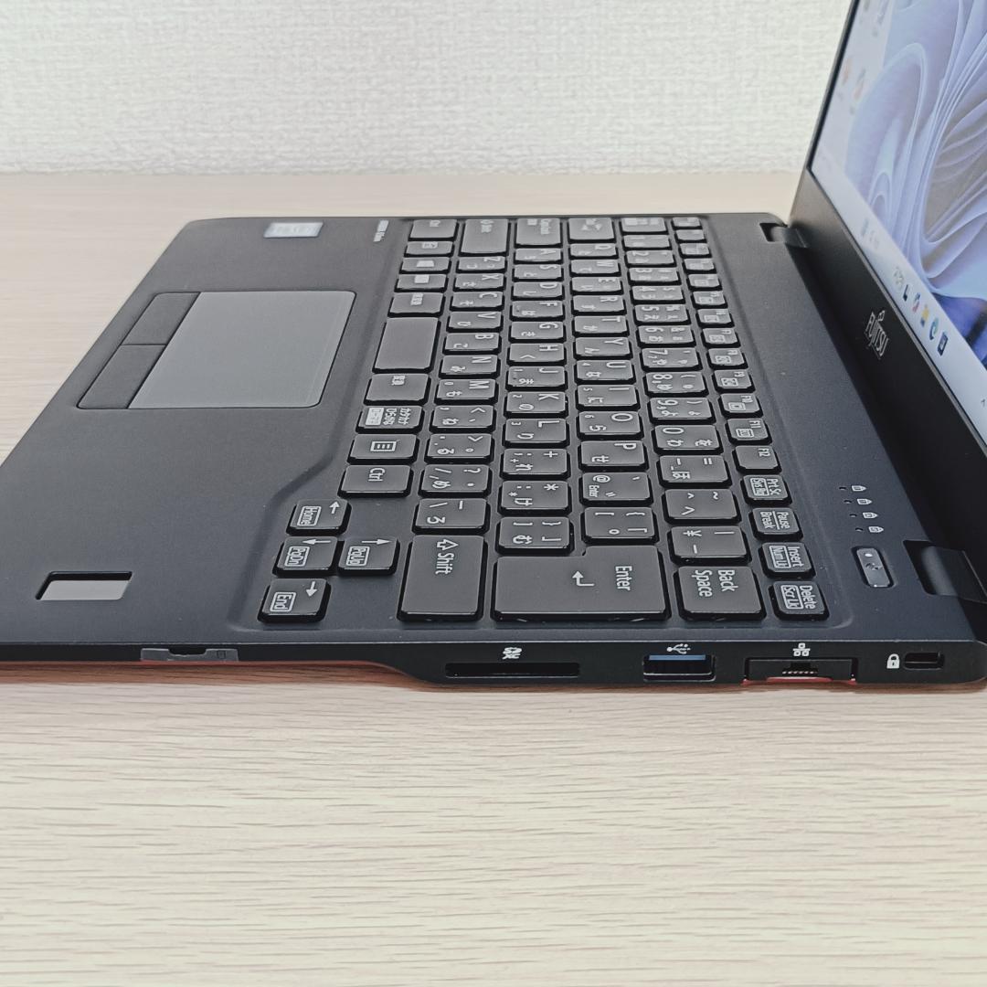 軽量✨LTE✨Windows11✨i5✨8GB✨SSD✨ノートパソコン✨赤✨35