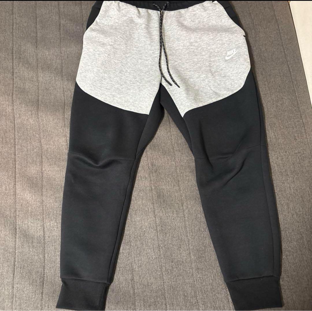 Nike テックフリース