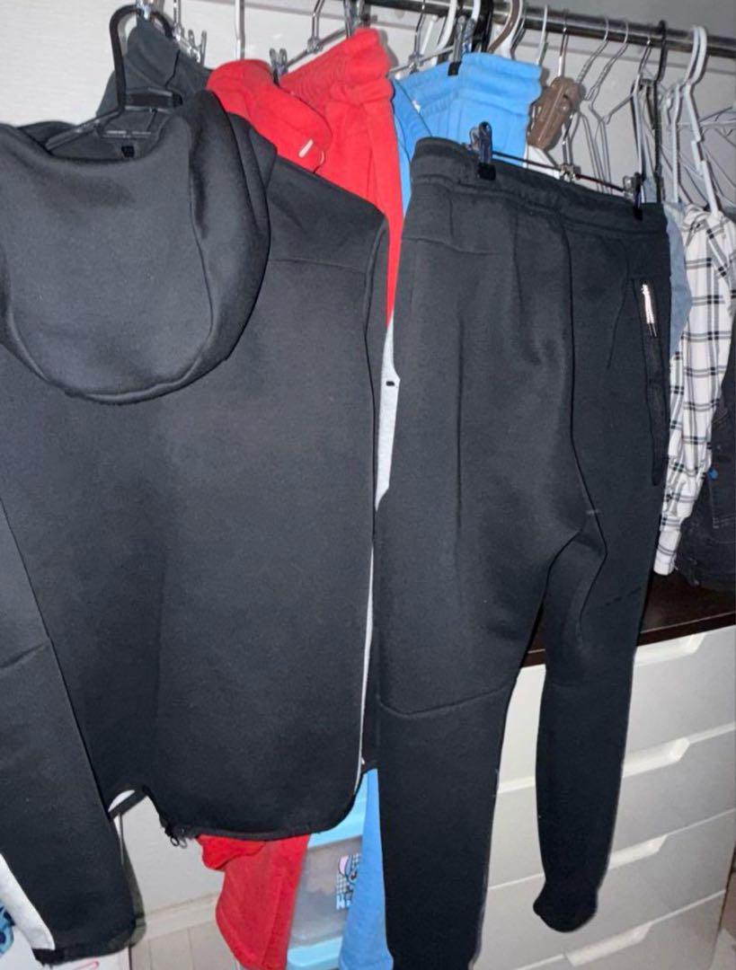 Nike テックフリース