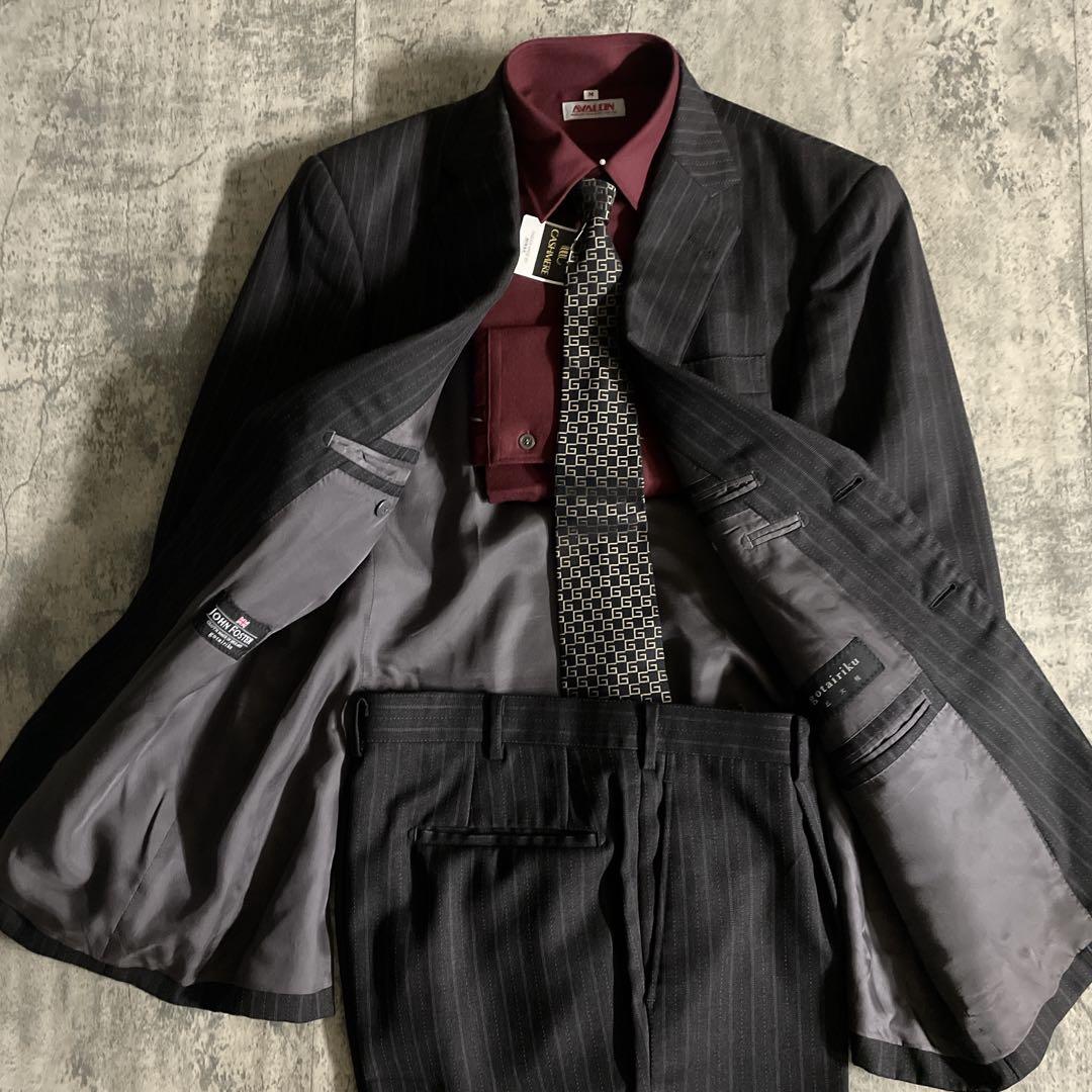 【極美品】 英國製 高級生地 五大陸 ストライプスーツ × GUCCIネクタイ
