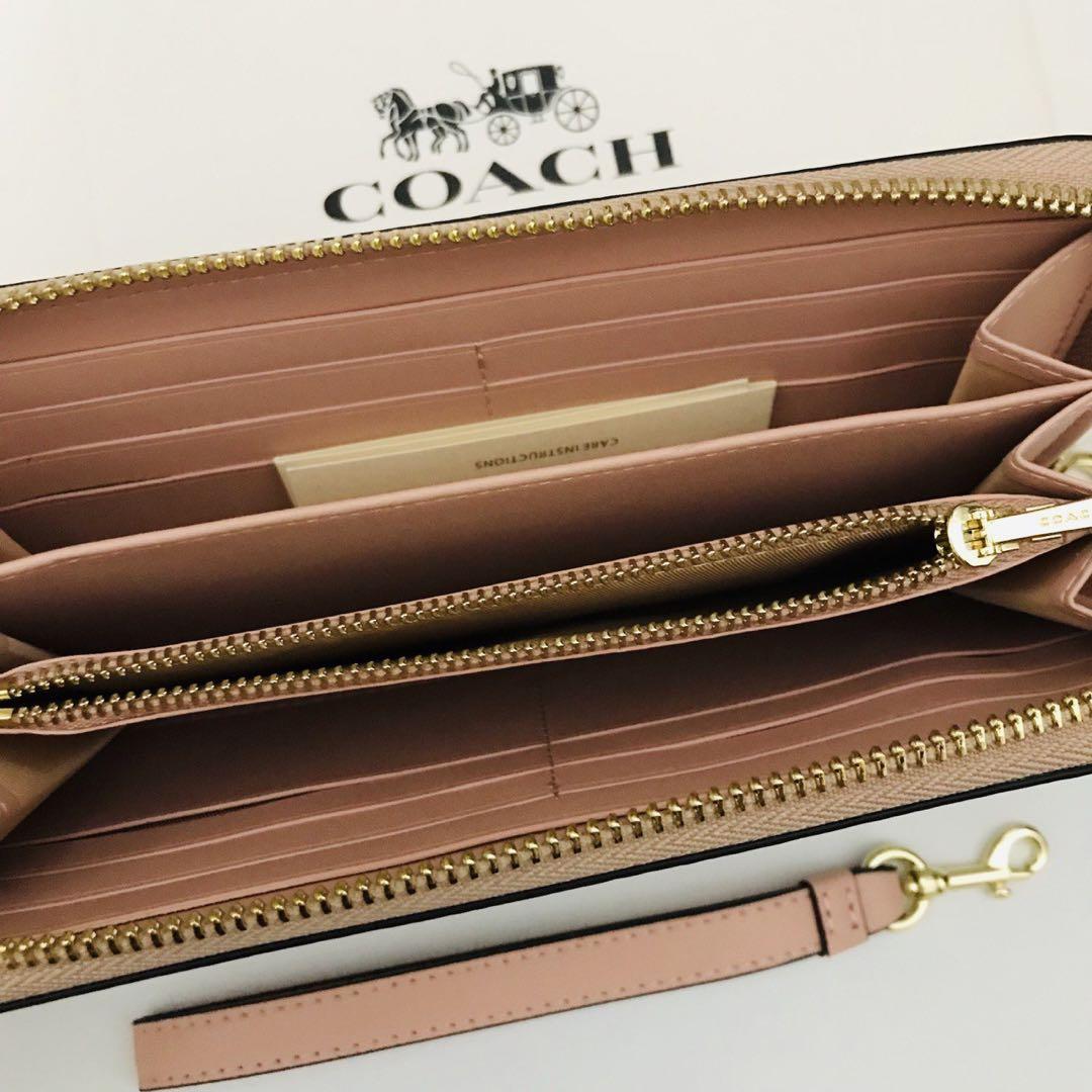 COACH - COACH(コーチ) 長財布 - ベージュ ラウンドファスナー