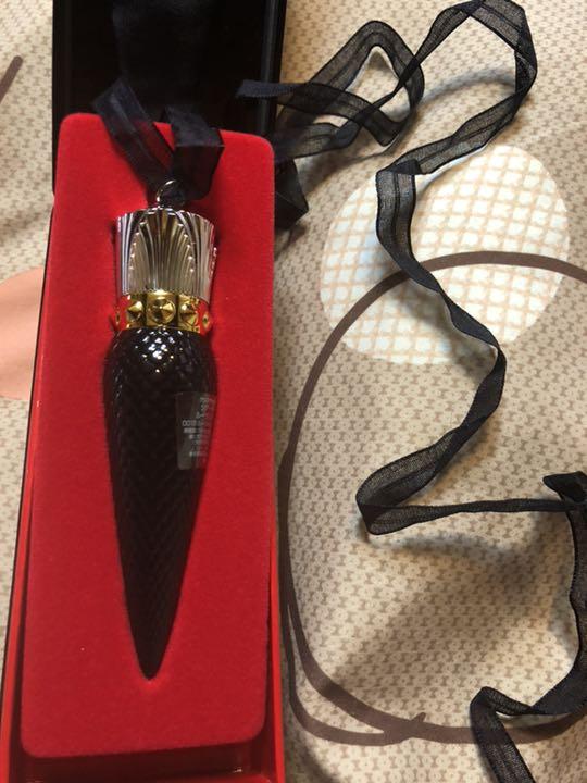 ルブタン口紅