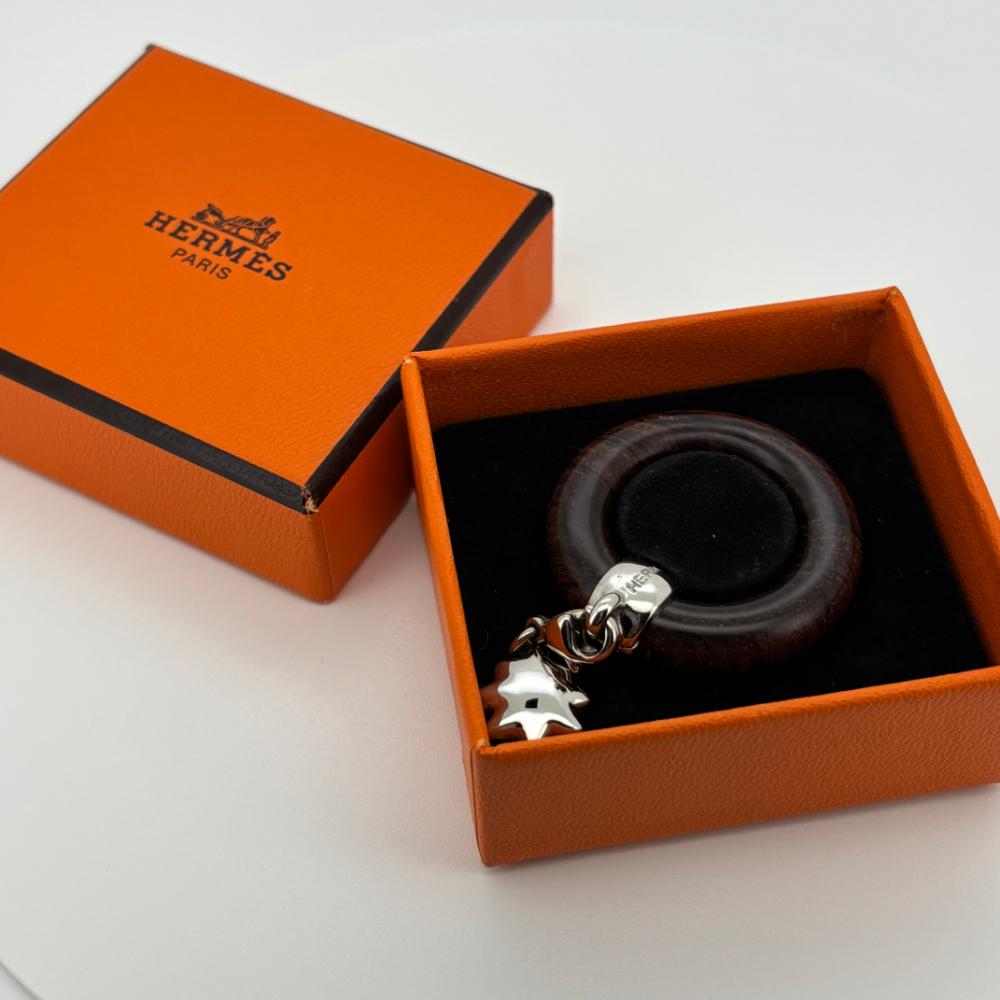 【希少】エルメス スカーフリング 星と月 チャーム付き 極美品 HERMES スカーフリング 木製リング 星型チャーム付き 星