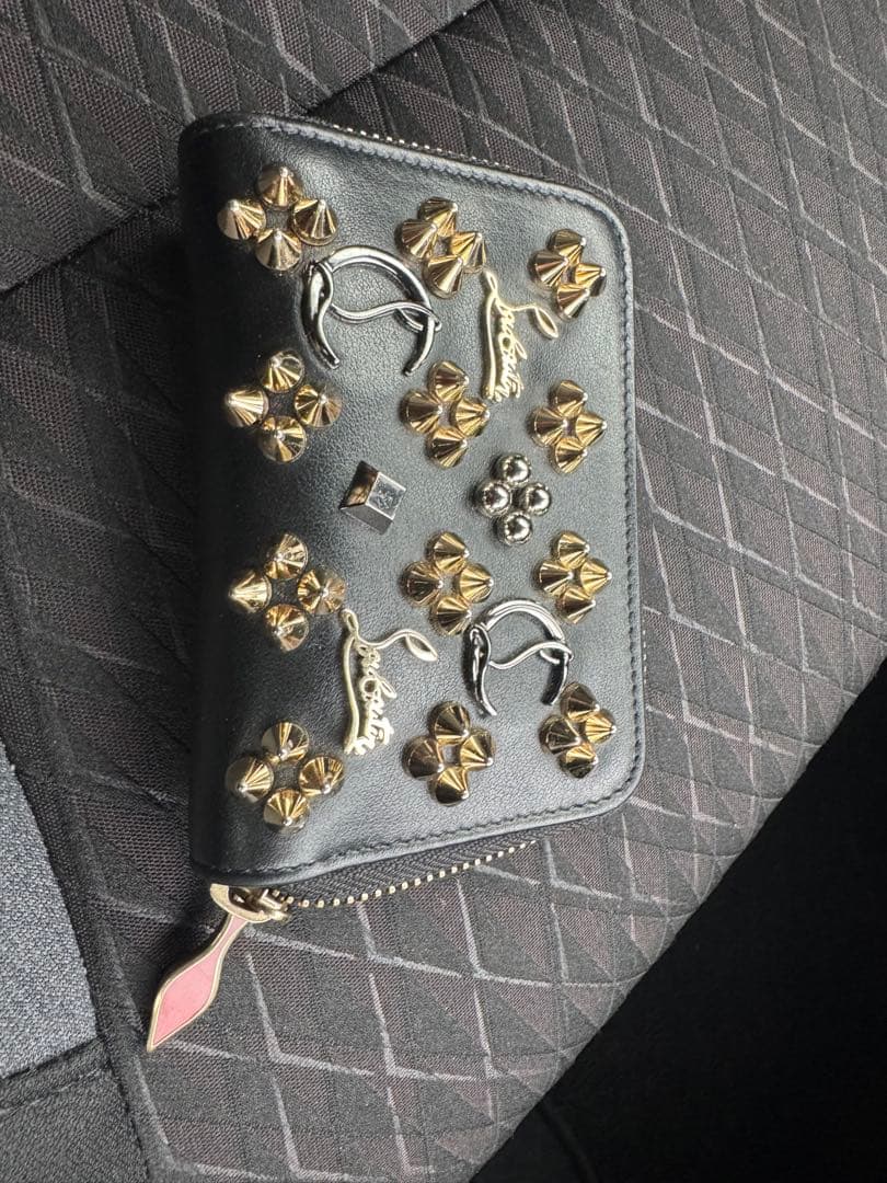 スタッズ装飾 黒 レザー コインケースChristian Louboutin