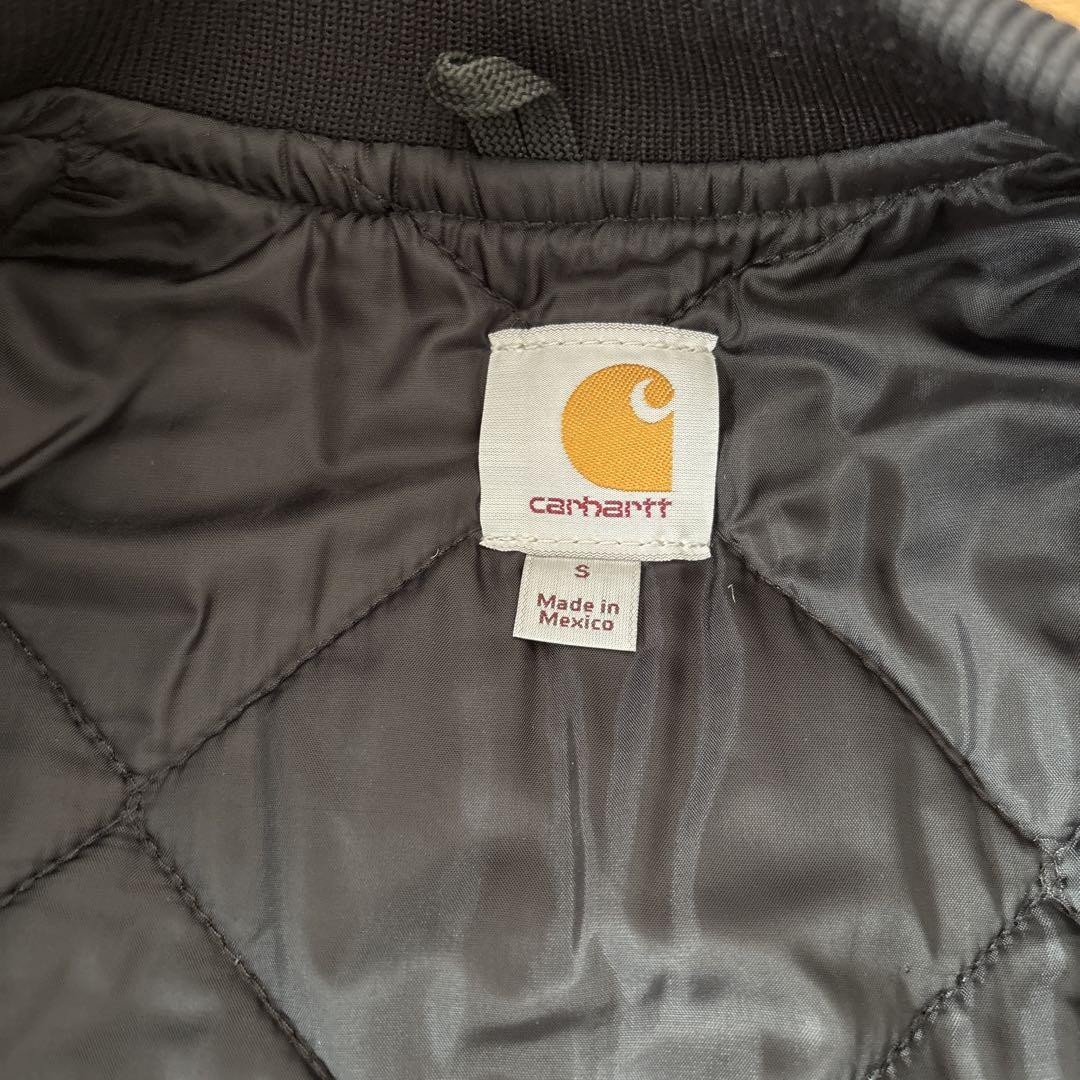 Carhartt ダックベスト　黒　キルティング