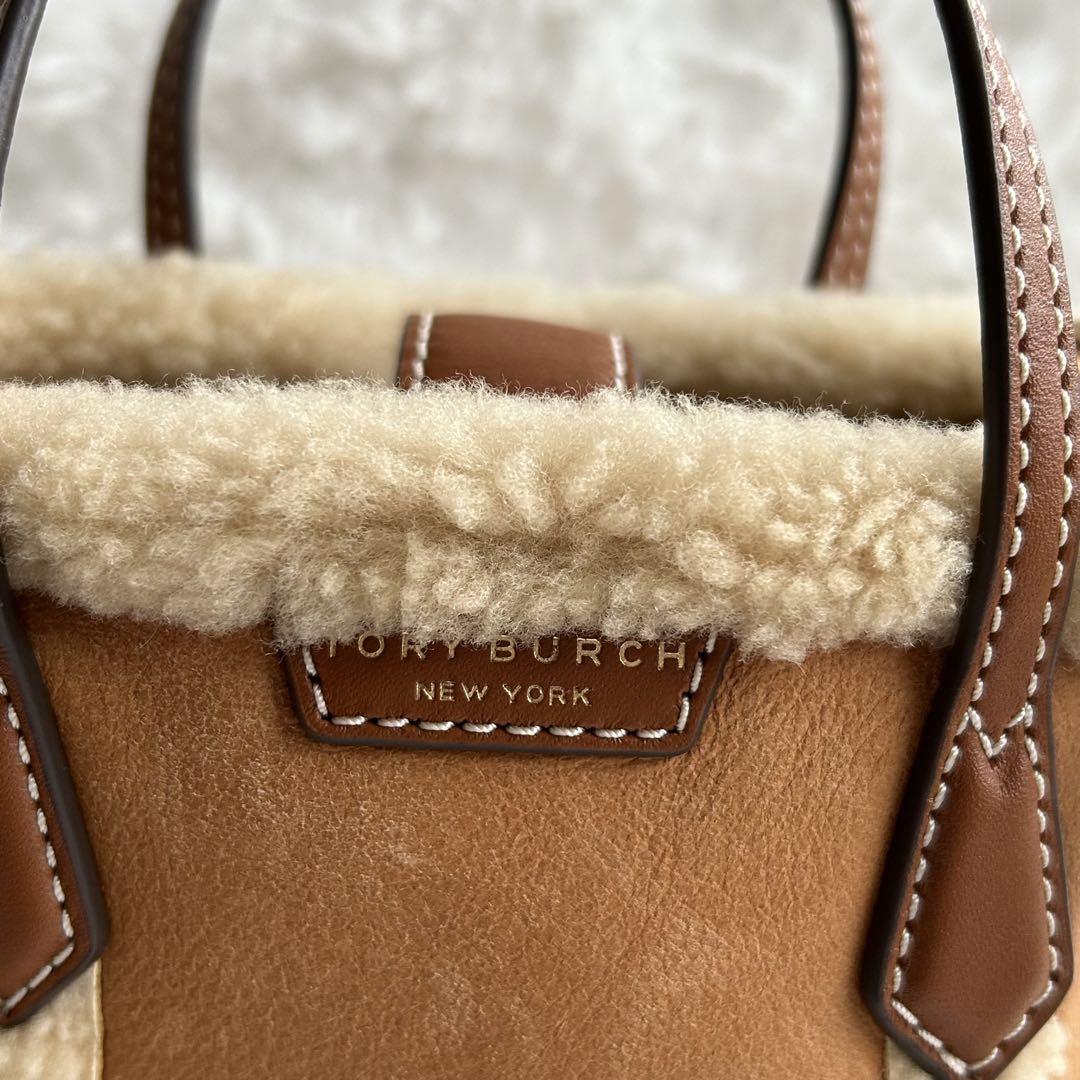 Tory Burch ペリー シアリング ミニペリー トート ムートン Tory Burch ペリー シアリング ミニペリー トート ムートン