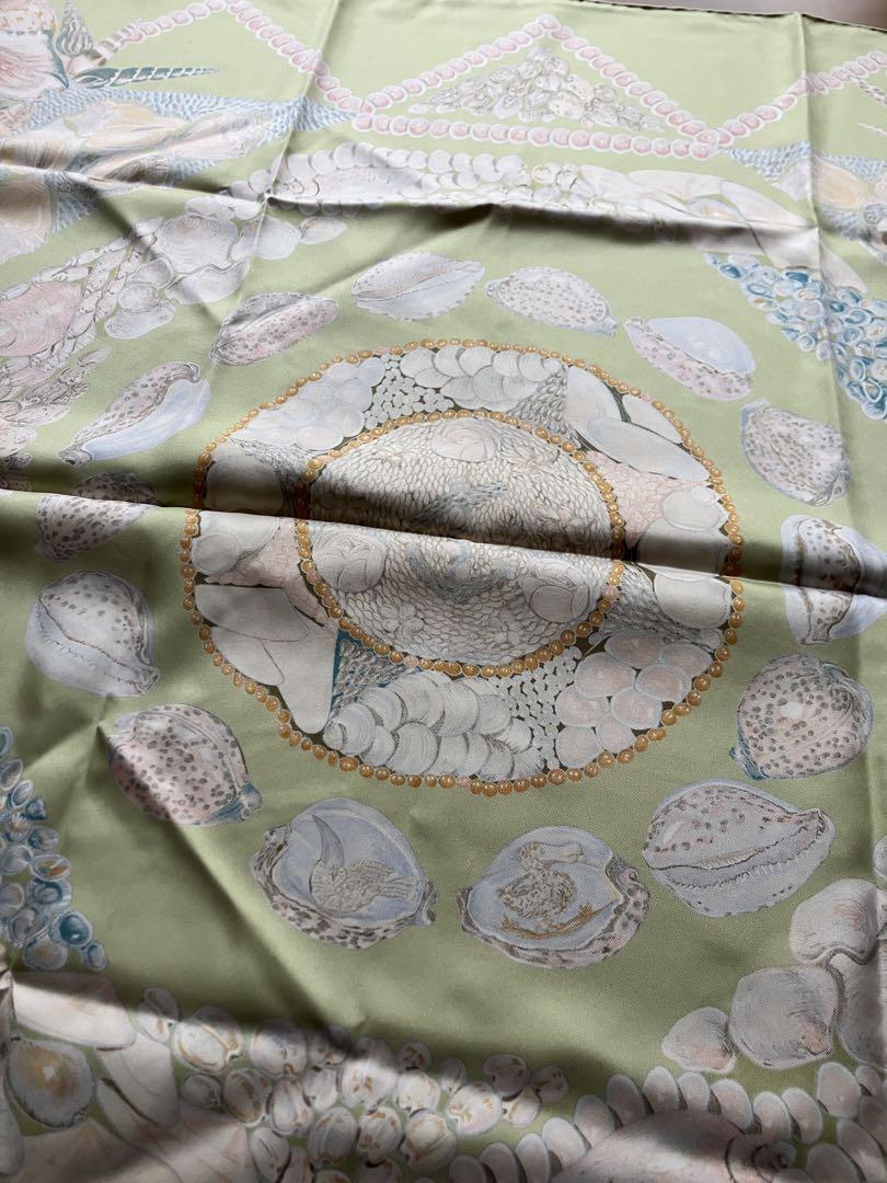 エルメス カレ90 Rocaille 貝殻 シルク スカーフ グリーン AB