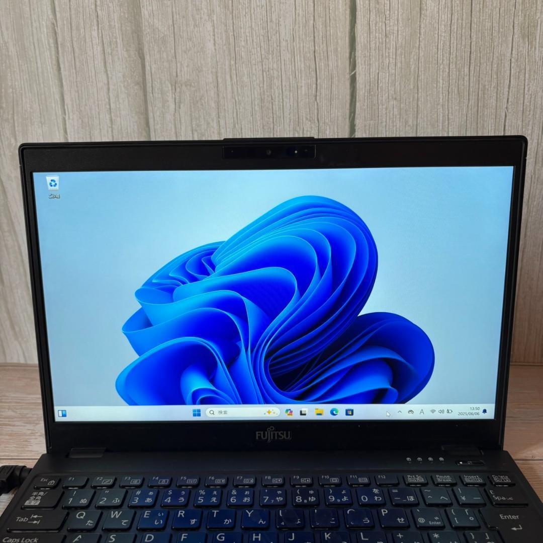 ⅰ5✨新品SSD256GB＆メモリ8GB✨第5世代✨カメラ付き✨薄型PC✨初心者 富士通 新品SSD256GBでサクサク/Webカメラ/8GB/ハイスペック