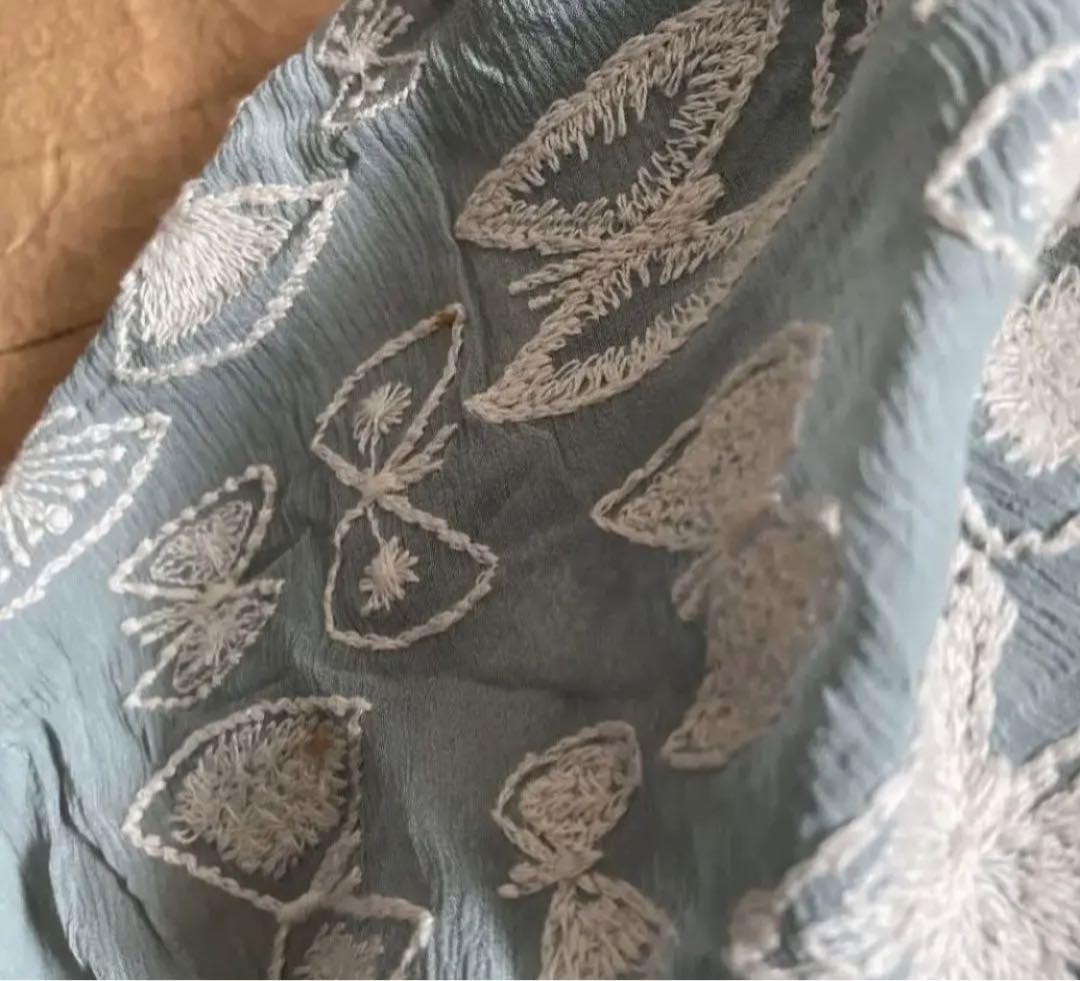 minaperhonen スカイフラワー 刺繍 シルク ブラウス 原田知世