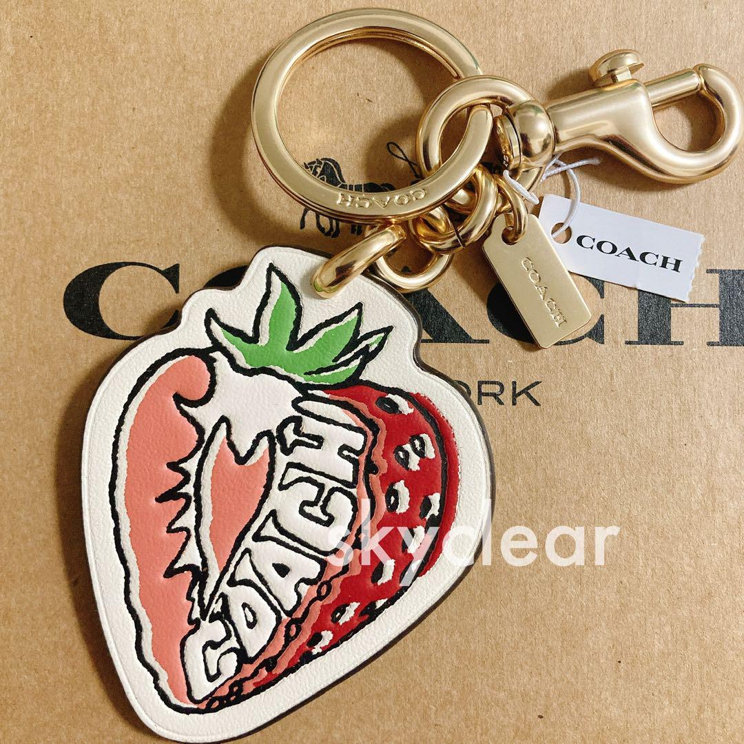 新品❇︎正規品 COACH ストロベリー いちご チャーム キーリング