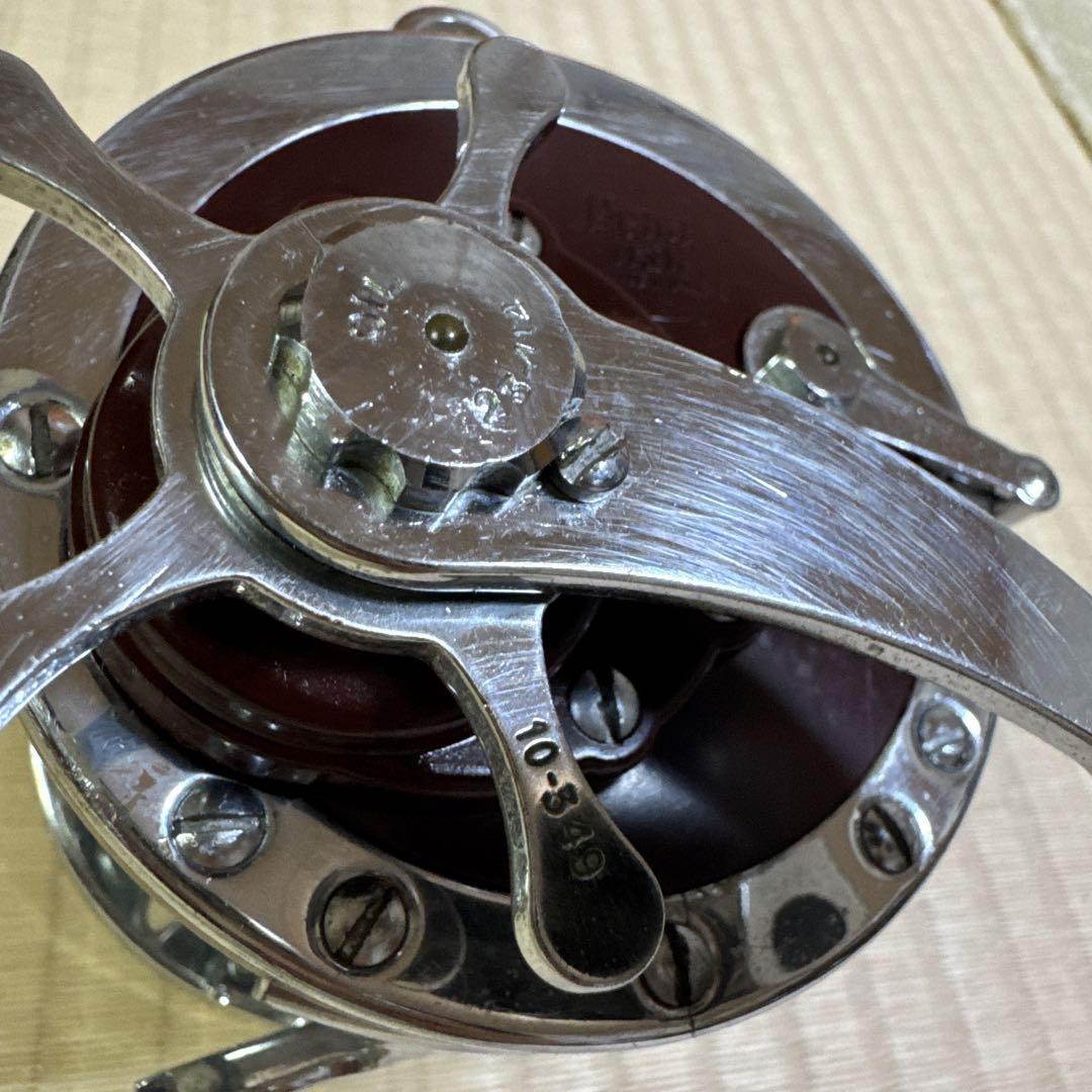 石鯛リール　PENN 113H Penn PENN セネター 113Hスペシャル 4／0 赤スプール、スター