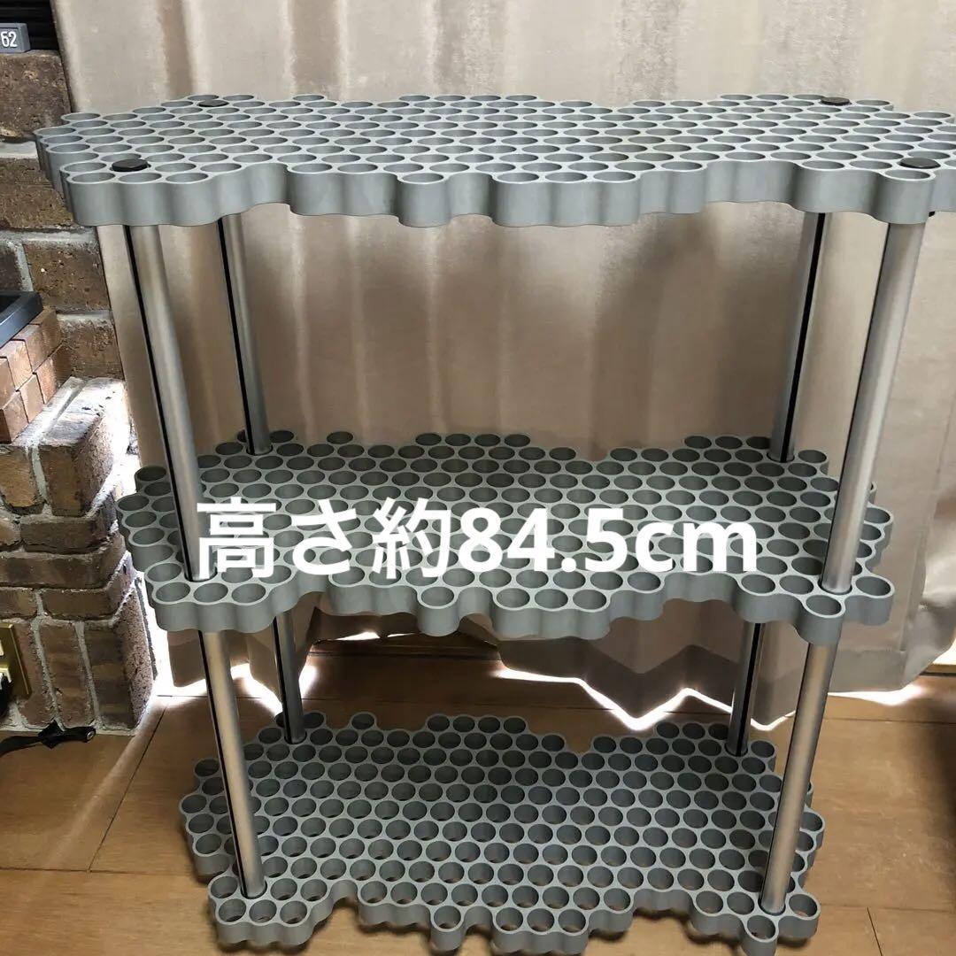 美品！グレーの3段収納パンチングデザインラック