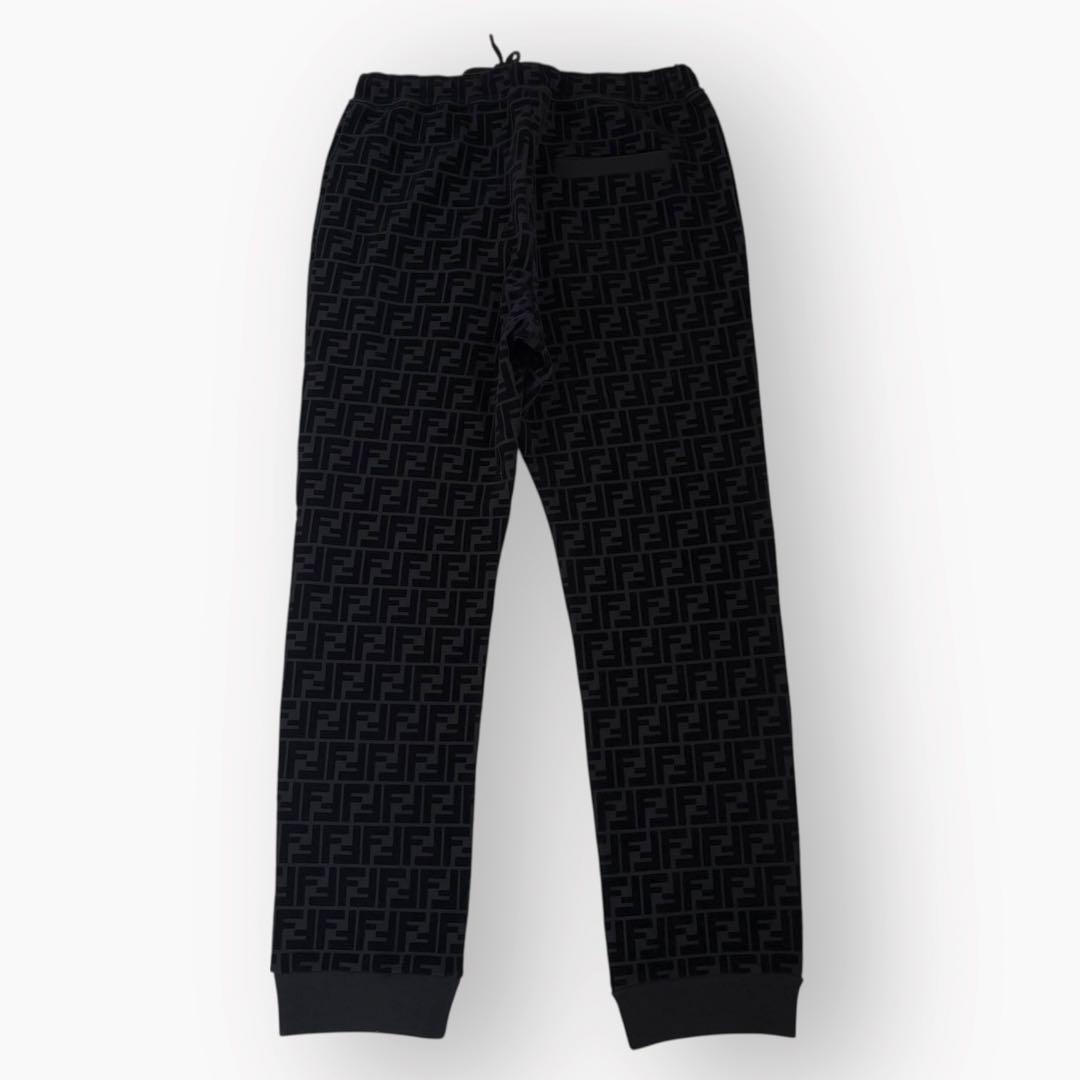 極美品 FENDI フェンディ ズッカ柄 スウェットパンツ メンズ 46号 黒 極美品 FENDI フェンディ ズッカ柄 スウェットパンツ メンズ 46号 黒