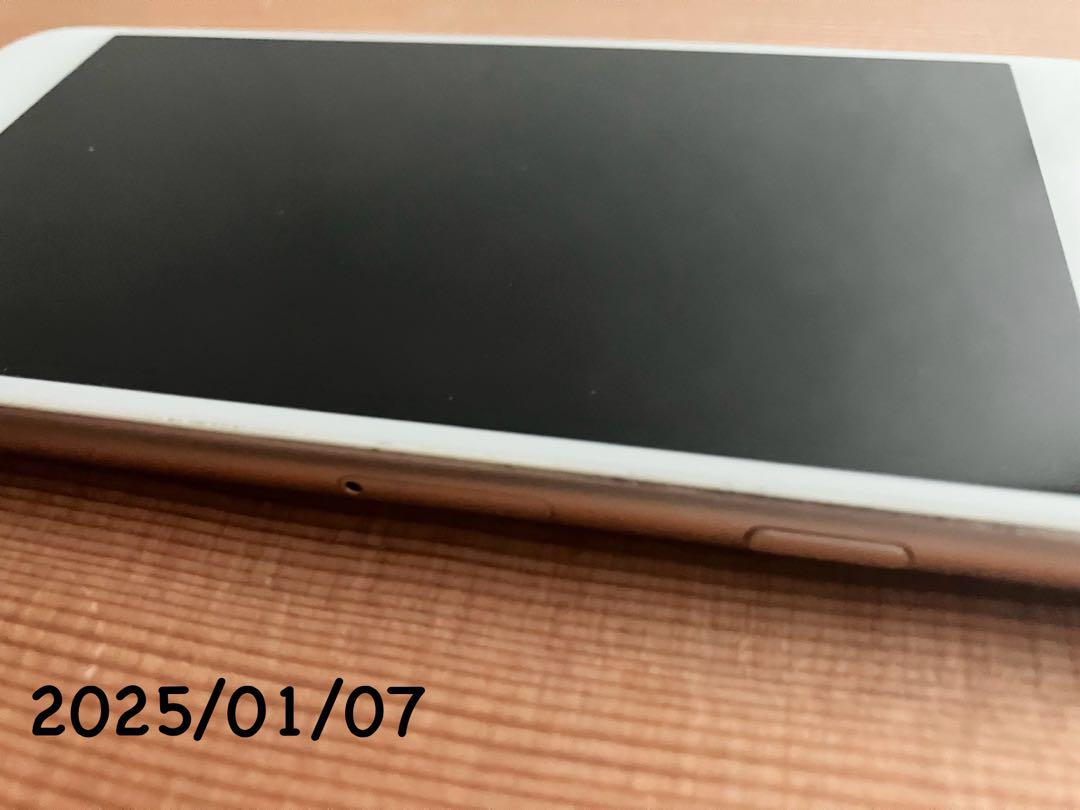 iPhone 8 ゴールド 64 GB SIMフリー　　　　【バッテリー切れ】