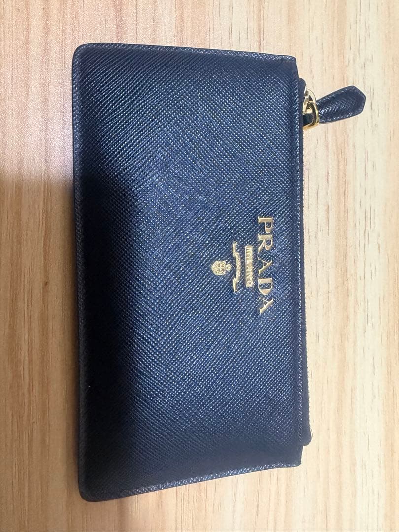 PRADA ブラック レザー カードケース