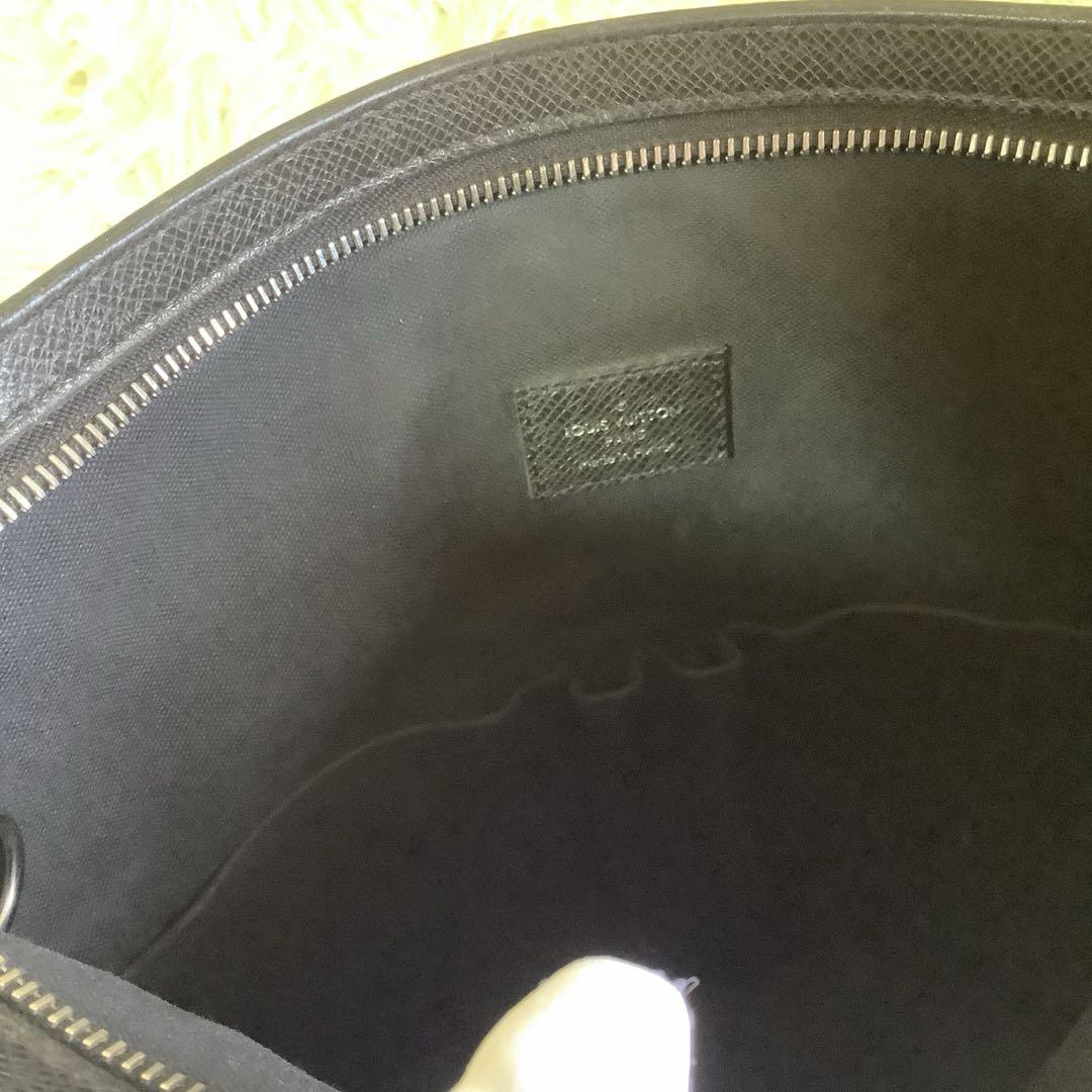 LOUIS VUITTON ショルダーバッグ サシャ レザー ブラック タイガ
