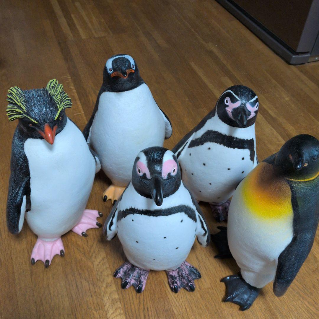 ペンギン　ビニールフィギュア