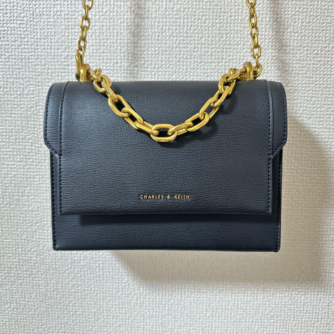 Charles＆Keith フロントフラップチェーンハンドルクロスボディ