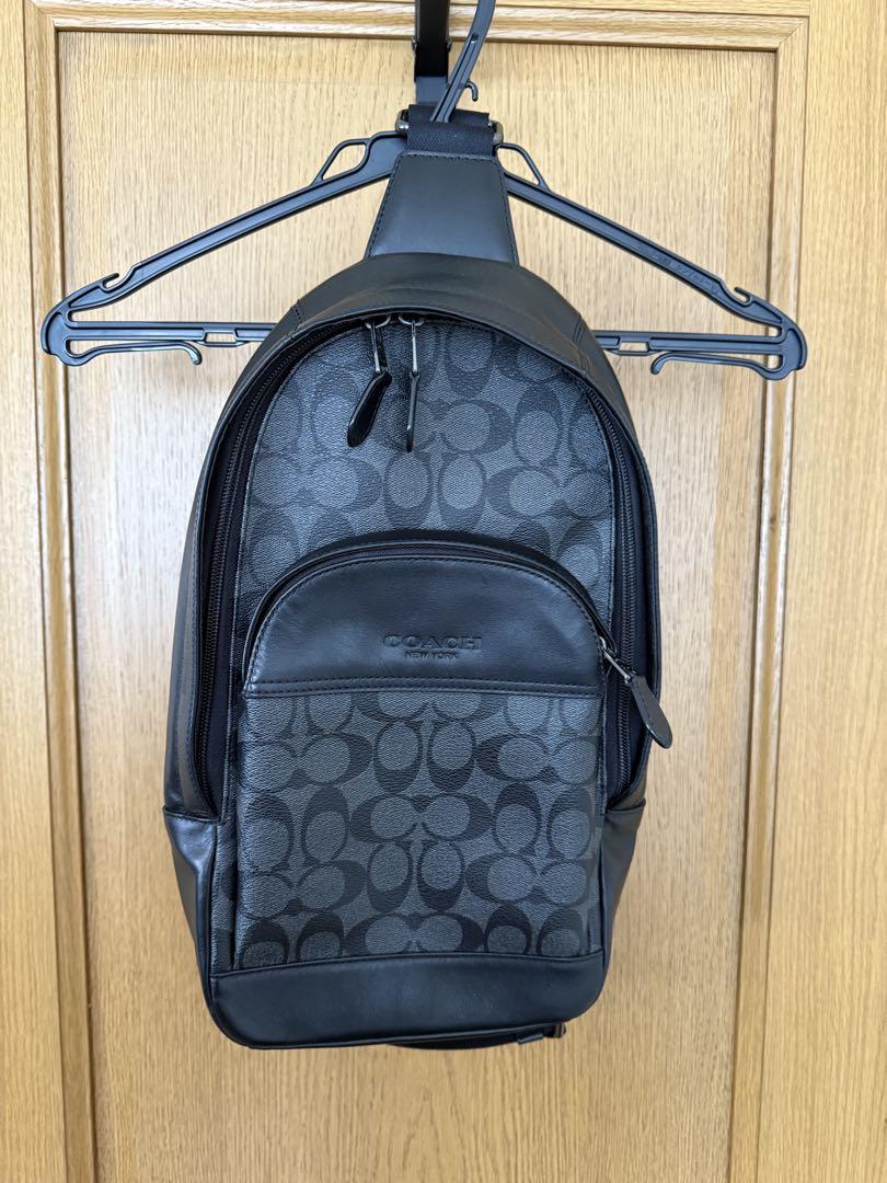 Coach ブラック スリングバッグ