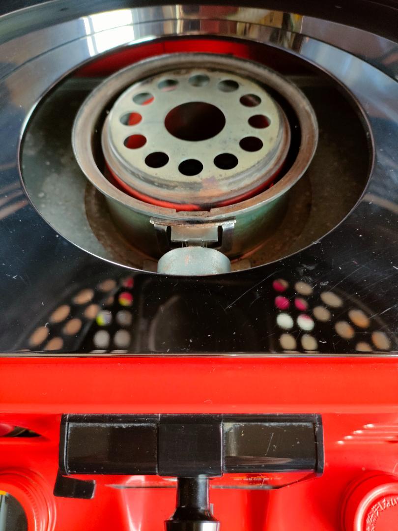 昭和レトロな赤い小さい直立型ストーブ NEC DP-293HA 479